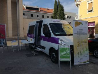 Mobilni InfoHep Centar tijekom ULTRA EUROPE festivala u Splitu